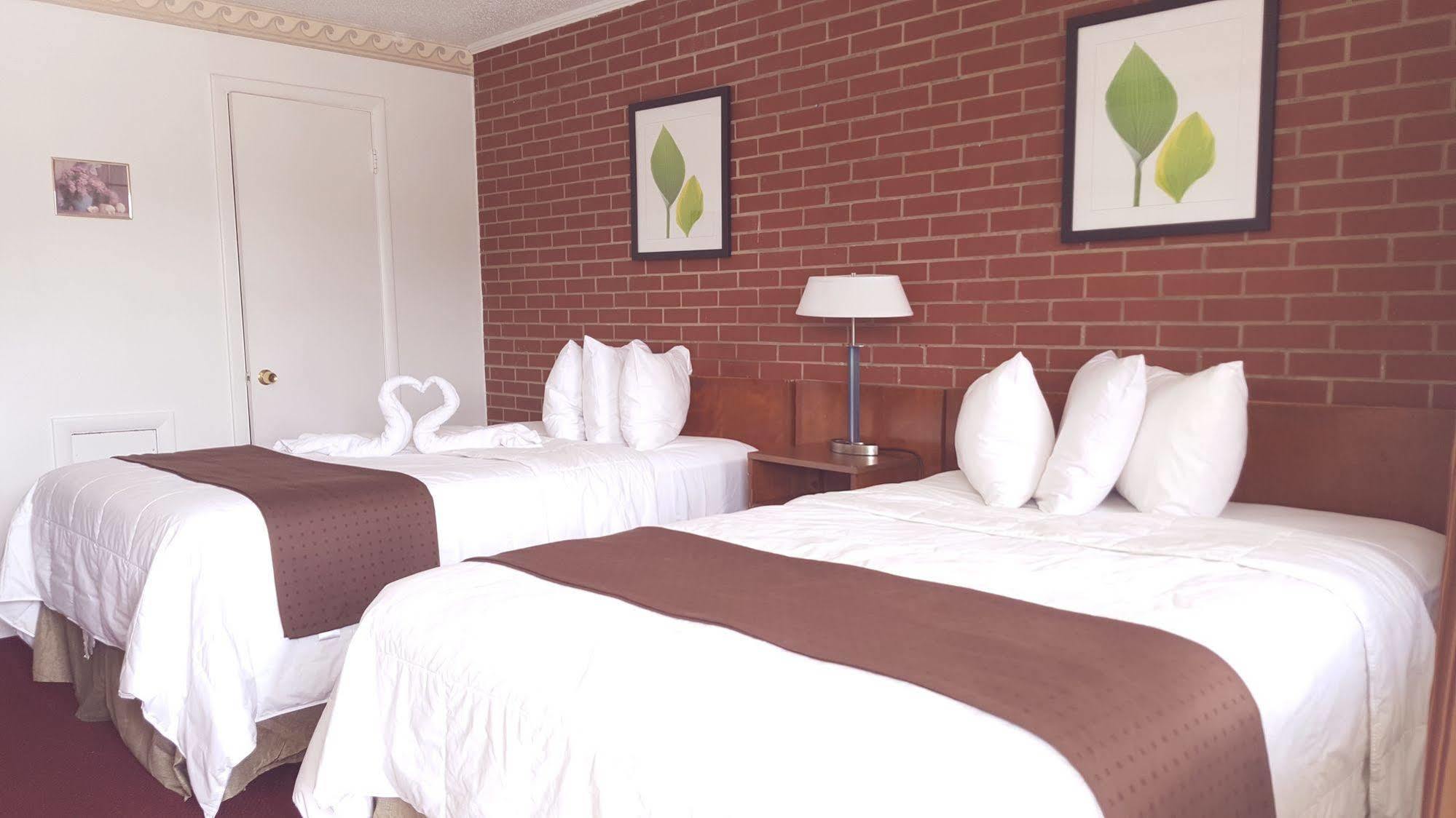 Twi-Lite Inn Фронт Роял Екстериор снимка